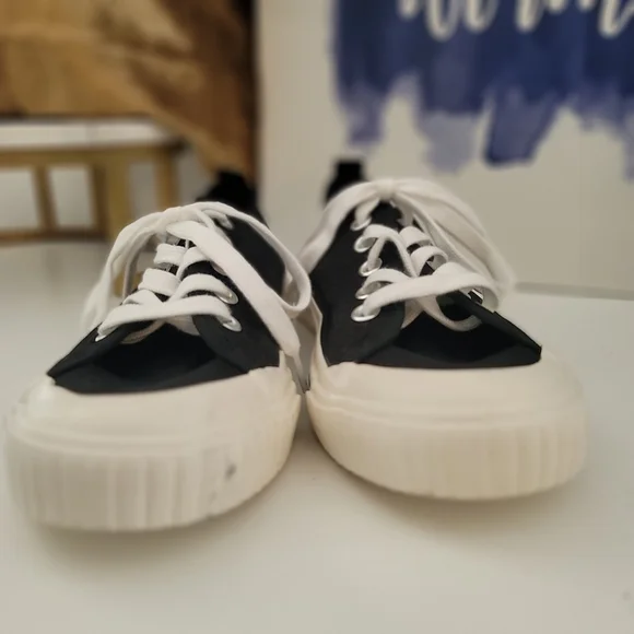 Esprit NWOT Black Canvas Cream Rubber Sneakers Women Size 9 - Picture 11 of 11